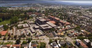 Hospital Base de Valdivia confirma 23 contagios con COVID-19 entre pacientes y funcionarios