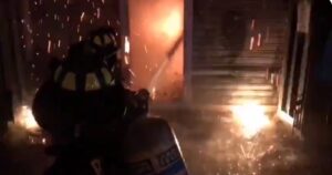 Incendio afectó a viviendas y locales comerciales en Recoleta