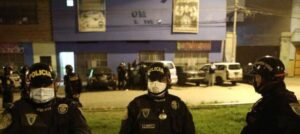 Tras revelación de video: presidente de Perú admite que policía mintió sobre estampida en discoteca