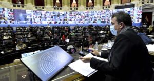 Crisis en el Congreso argentino: diputados se enfrentan a los gritos por polémica sesión telemática