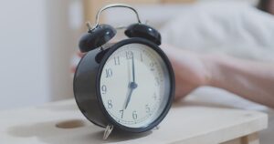 Cómo enfrentar los problemas en el sueño con el segundo cambio de hora en pandemia