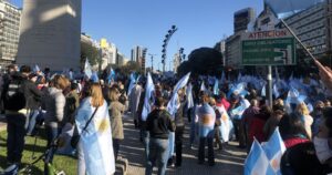 Nuevas protestas en Argentina por extensión de la cuarentena y reforma judicial