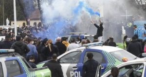 La crisis de sueldos de la Policía de Buenos Aires que terminó pagando la oposición