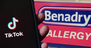 Benadryl Challenge: el peligroso reto de TikTok que puede causar muerte por sobredosis