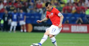 Gary Medel también quedaría fuera de los duelos ante Perú y Venezuela por las clasificatorias