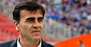 Gustavo Quinteros viajó en auto desde Argentina para asumir en Colo Colo