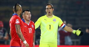 Gary Medel celebra el triunfo: 