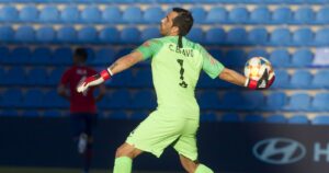 Manuel Pellegrini confirmó la recuperación de Claudio Bravo