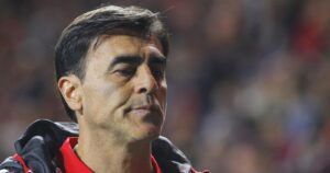 Gustavo Quinteros da negativo a PCR y se apresta para dirigir a Colo Colo