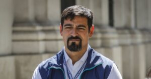 El irónico comentario del alcalde de Cerro Navia por carabineros en monumento a Baquedano