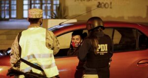 Gobierno evalúa cambiar toque de queda durante el plebiscito