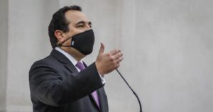 Galli llama a detener manifestaciones ante plebiscito: 