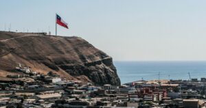 Arica y Magallanes: el coronavirus se ensaña con los extremos del país