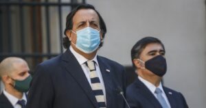 Desbordes se cuadra con defensa del ministro Pérez ante acusación constitucional