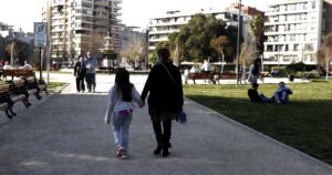 Seis comunas de la Región Metropolitana avanzarán a la fase de apertura inicial