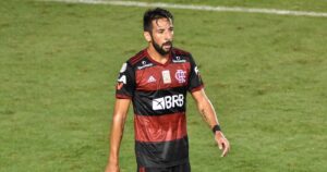 Mauricio Isla se recuperó del coronavirus y jugó por Flamengo en Copa Libertadores