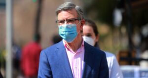 Aumento de casos COVID-19 en Las Condes: Lavín pide emular plan de Fiestas Patrias durante fines de semana