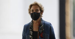 Ministra Hutt descarta transporte gratuito para el plebiscito