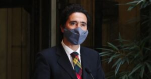 El llamado a la calma del ministro Briones por crisis económica: 