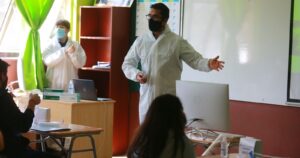 Más de 300 establecimientos educacionales del país han solicitado volver a las clases presenciales