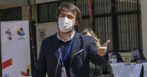 Sharp en la mira de Contraloría: detecta mal uso de $931 millones y trabajo adolescente