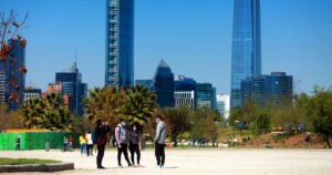 Cinco nuevas comunas de la Región Metropolitana entrarán a la fase de apertura inicial