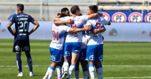 La UC goleó a la U en un nuevo clásico universitario y se consolidó como líder del torneo