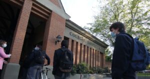 El balance del primer día de clases presenciales en comunas del Gran Santiago