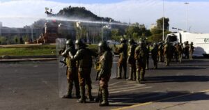 Encuesta Cadem: aprobación de Carabineros vuelve a su nivel más bajo tras estallido social