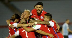 VIDEO - Bravo, Medel y Valdivia lideran reclamos en masa tras 