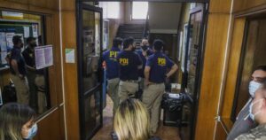 PDI confirma robo de computadores y documentos desde la Seremi de Salud Metropolitana