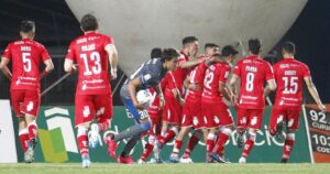 Curicó Unido informó un caso de COVID-19 positivo en su plantel