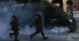 Saqueos, desórdenes y ataque a comisaría terminó con ocho personas detenidas en Puente Alto