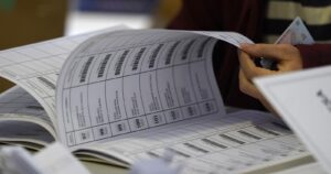 Alta asistencia a locales de votación caracteriza las primeras horas de votación en regiones