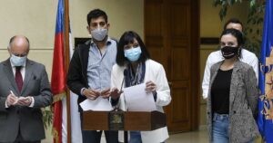 Proyecto busca impedir que parlamentarios y ministros puedan postularse a constituyentes