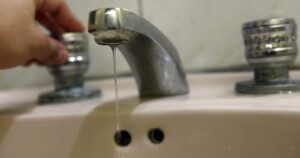 Empresas sanitarias anuncian que mantendrán suspensión de cortes hasta abril 2021