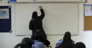 Déficit de profesores idóneos en escuelas rurales superaría los 1.600 en 2030