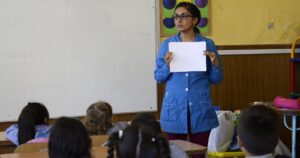 La beca que permite que profesionales de diferentes áreas se formen como docentes