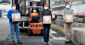 Empresas reunidas en “SiEmpre por Chile” entregan 220 mil cajas de alimentos a familias vulnerables de todo el país