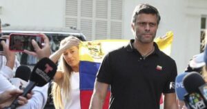 Leopoldo López dejó la embajada de España en Caracas y salió de Venezuela