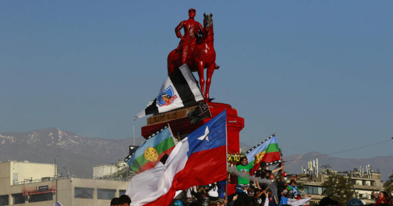 Estatua del general Baquedano amaneció restaurada tras ser pintada de color rojo