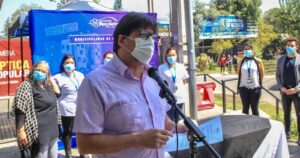 Daniel Jadue anuncia llegada a Chile de tratamiento ruso contra el coronavirus