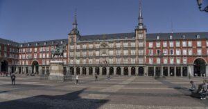 Gobierno español cierra Madrid para frenar los contagios con coronavirus