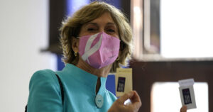 Evelyn Matthei tras votar en el plebiscito: 