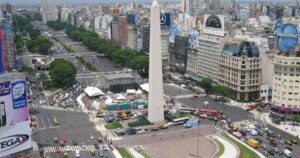 Efecto del dólar en Argentina: sueldo mínimo ya es menor que el de Haití 