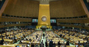 ¿Puede un pueblo sometido por un tirano, ejercer el derecho de autodeterminación?