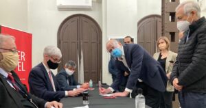 Las verdaderas razones del fallido pacto de primarias entre el Frente Amplio y la oposición