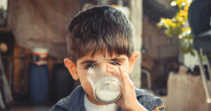 Productores de leche del sur donaron 44.400 litros de leche a campaña empresarial “SiEmpre por Chile”