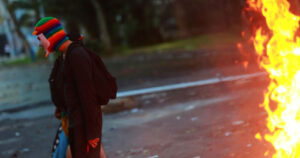 Las protestas en Venezuela y Chile iguales, pero diferentes