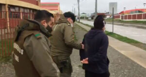 Vocal de mesa fue detenido por Carabineros tras llegar en estado de ebriedad